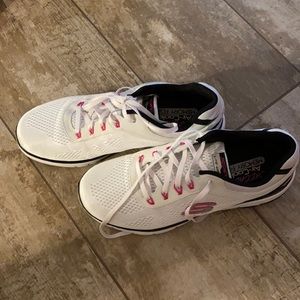 Sketchers white air cooled memory foam size 10